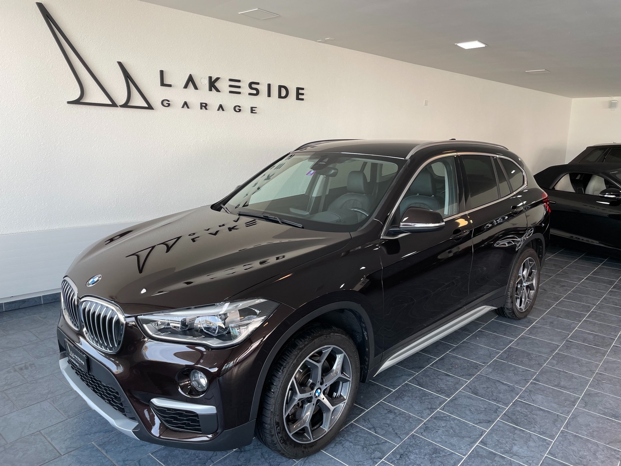 BMW X1 xDrive 20i Sport Line Steptronic (SUV / Geländewagen) Lakeside