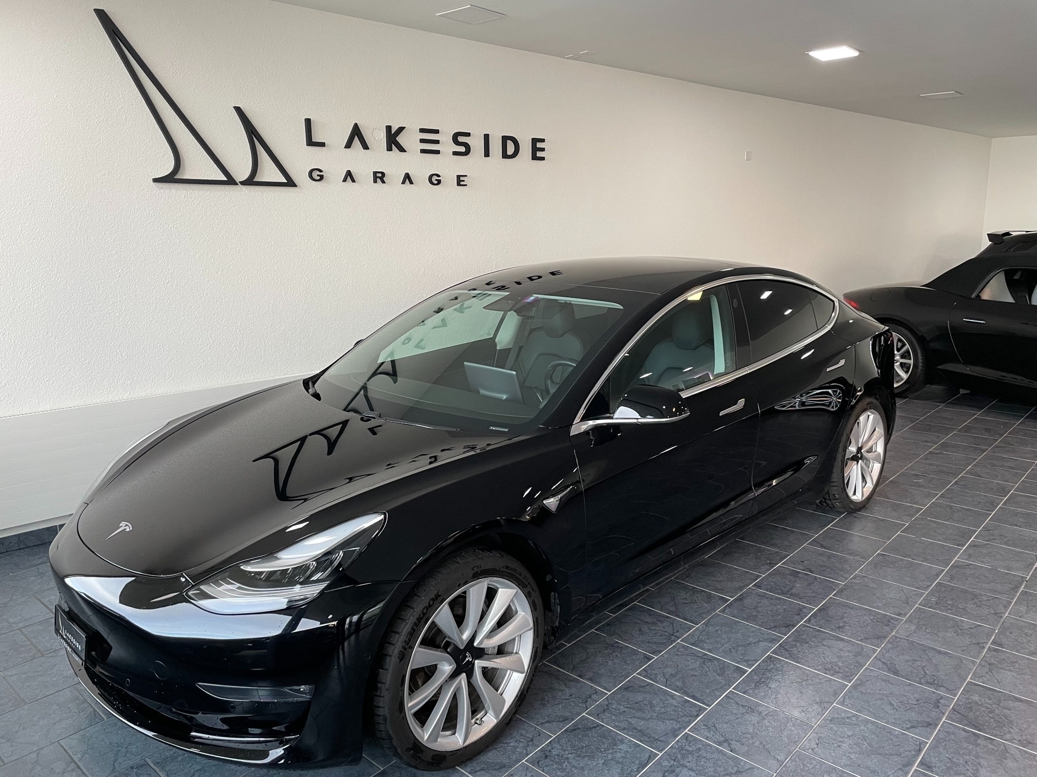 TESLA Model 3 (Limousine)